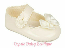 Load image into Gallery viewer, Baby Girls Ivory Cream Baypods Ribbon Shoes 0-18mth