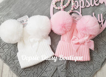 Load image into Gallery viewer, Baby Girls Knitted Pom Pom Hat Size 0-12mth